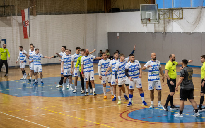 RK Zadar 1954 pobjedom protiv Rovinja potvrdio ostanak u ligi