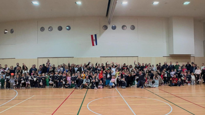 UNIVERZALNA SPORTSKA ŠKOLA – Održana Božićna zabava za sve malene sportaše